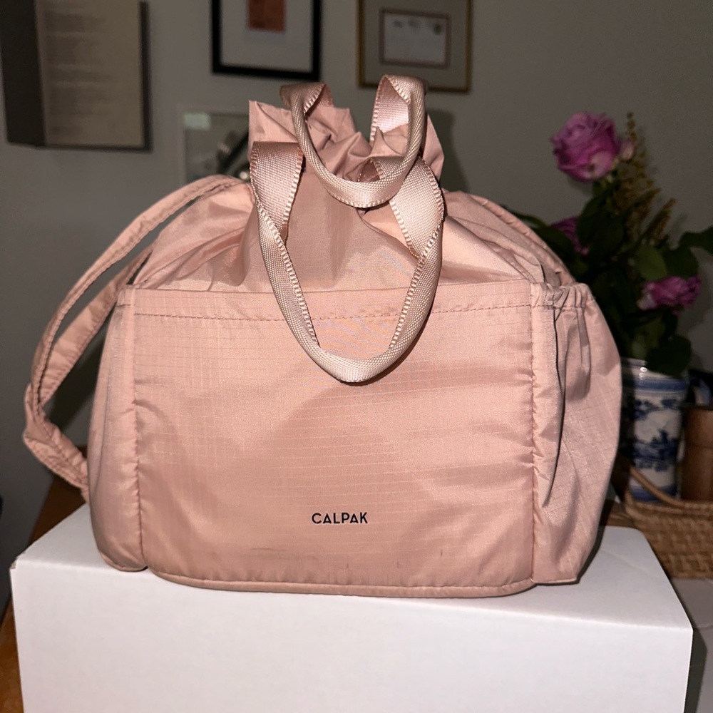 Calpak Lunch Tote 🤍
